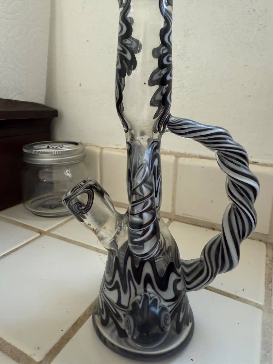 Hashmaster Kut Aka HMK Custom B/W beaker 1 of 1